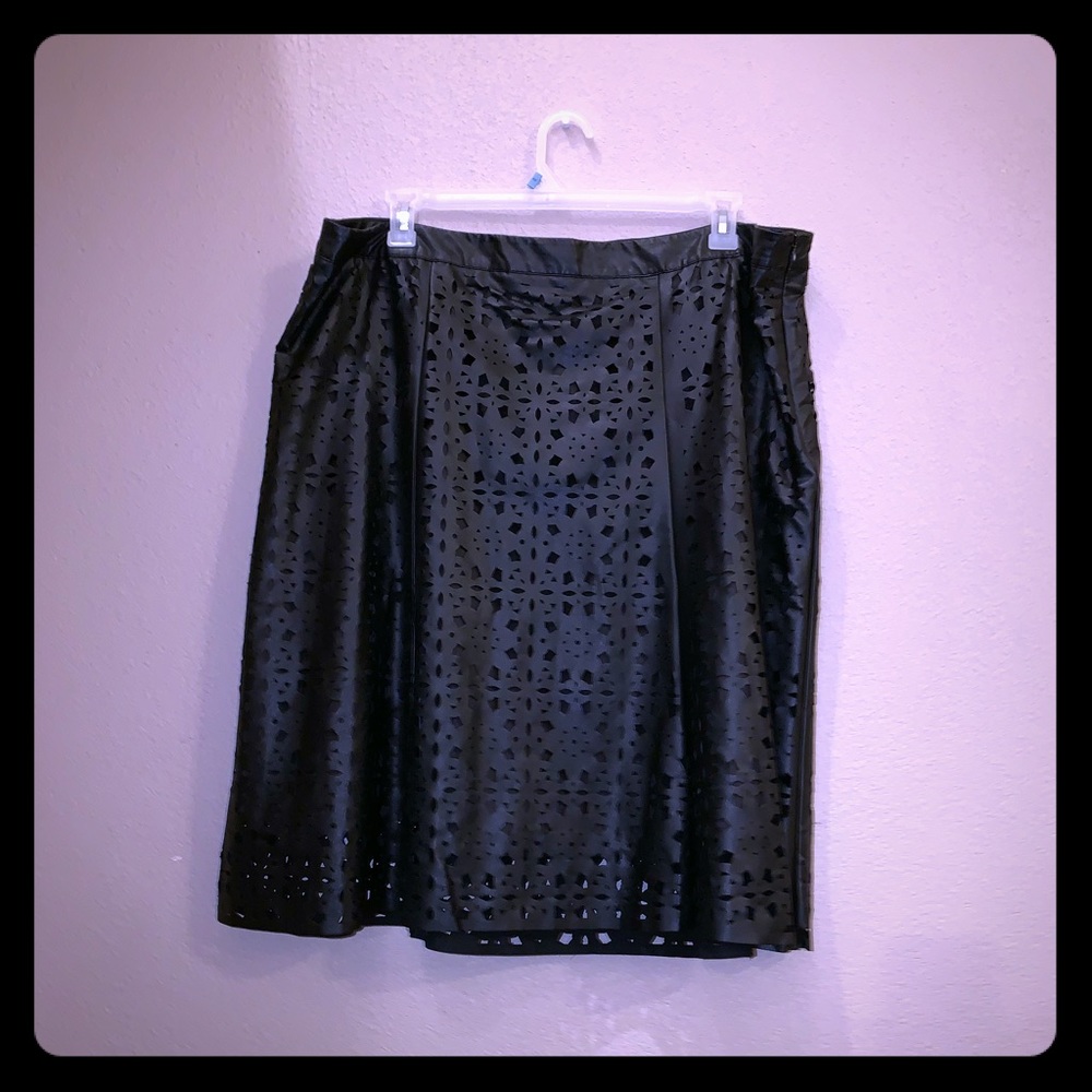 Worthington Pleather pattern cutout Skirt•Size 20W